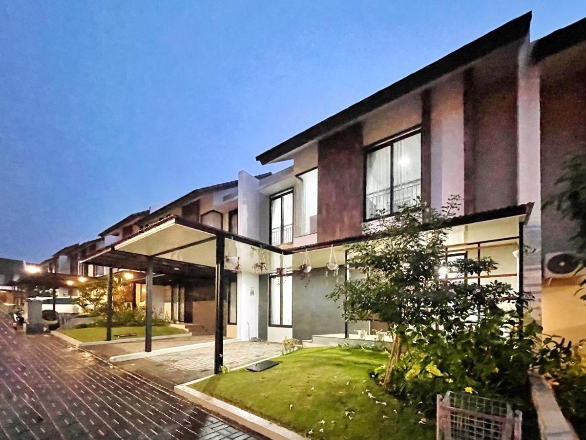Larisa Homestay Syariah Padalarang Экстерьер фото